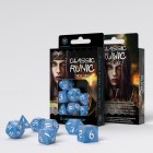 Набор из 7 кубиков классические резные / Classic Runic Dice Set (небесно-белые) Набор из 7 кубиков классические резные / Classic Runic Dice Set (небесно-белые)